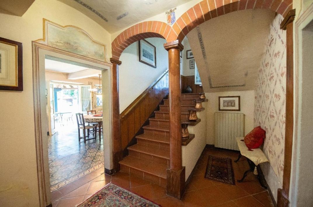 Villa Ottocentesca Immersa Nel Verde Montecavolo Zewnętrze zdjęcie